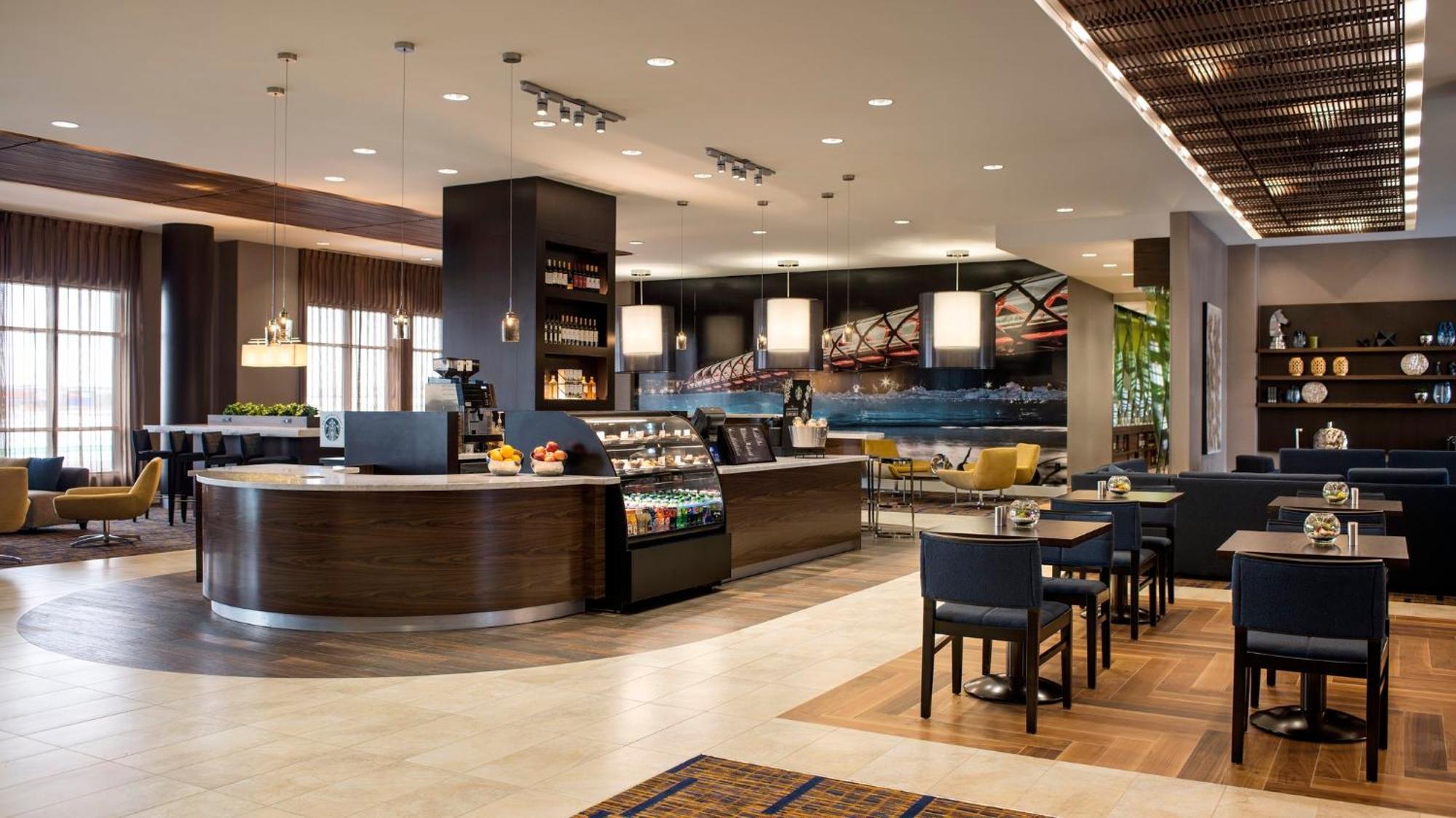 Courtyard By Marriott Calgary South Hotel Exterior photo